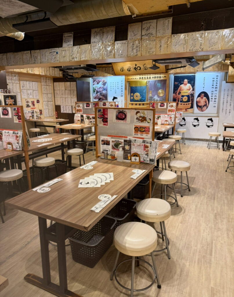 ゆきだるま店内