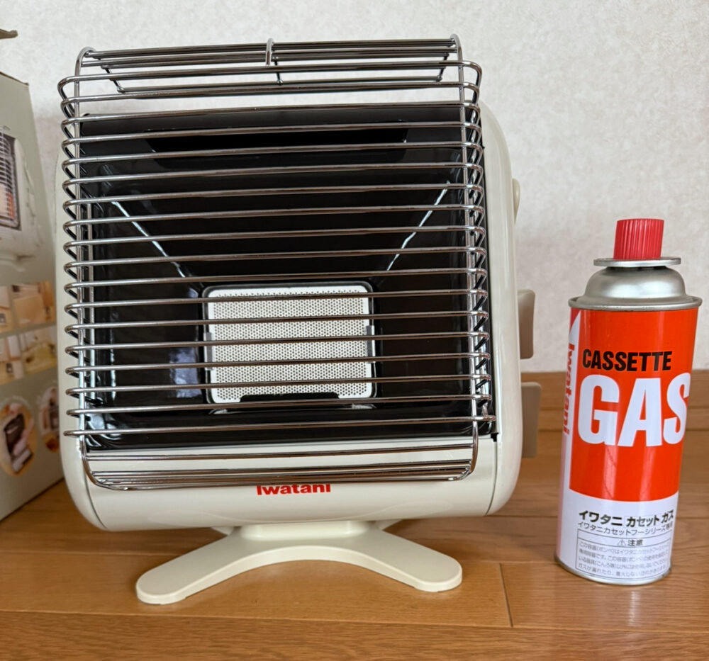 ガスストーブとボンベ