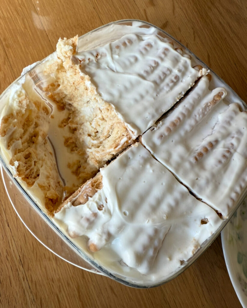 チーズケーキをカット