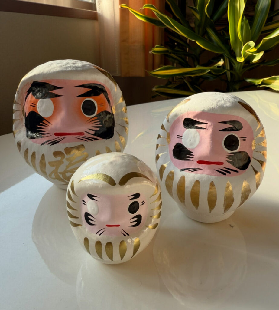 白ダルマさん３個