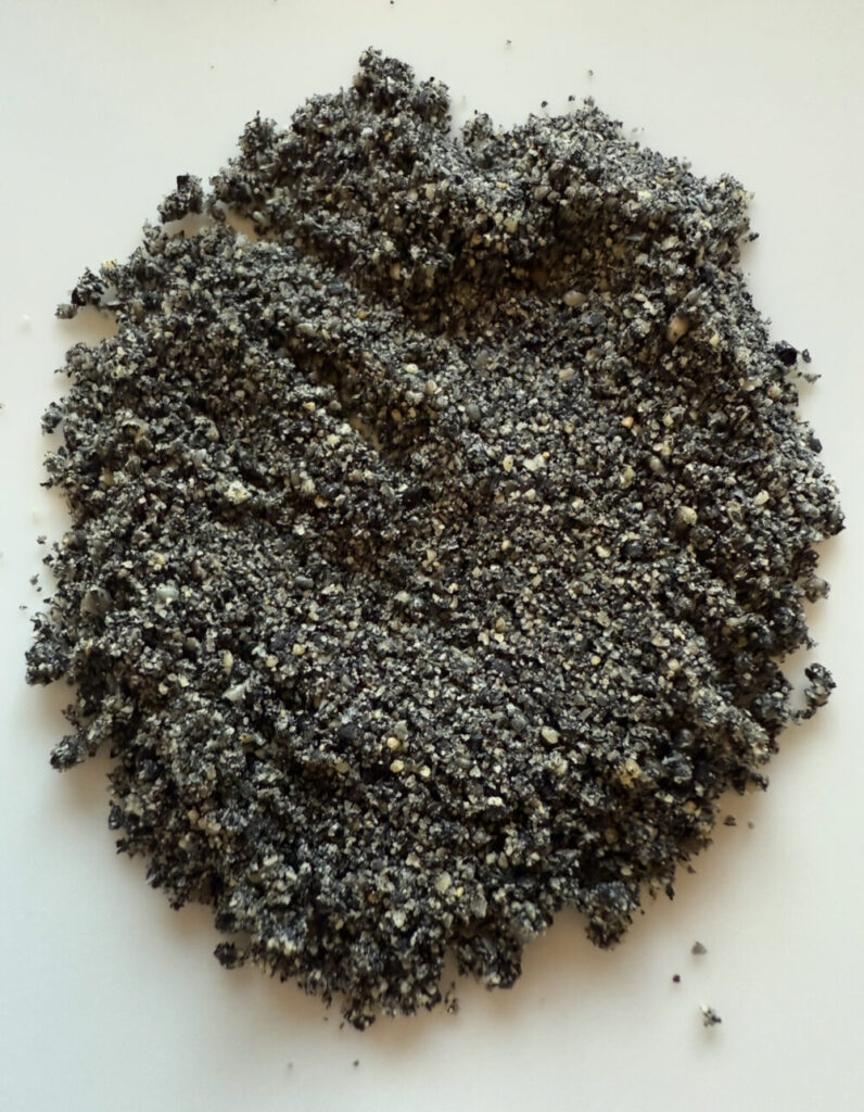 和田萬 国産黒すりごま 