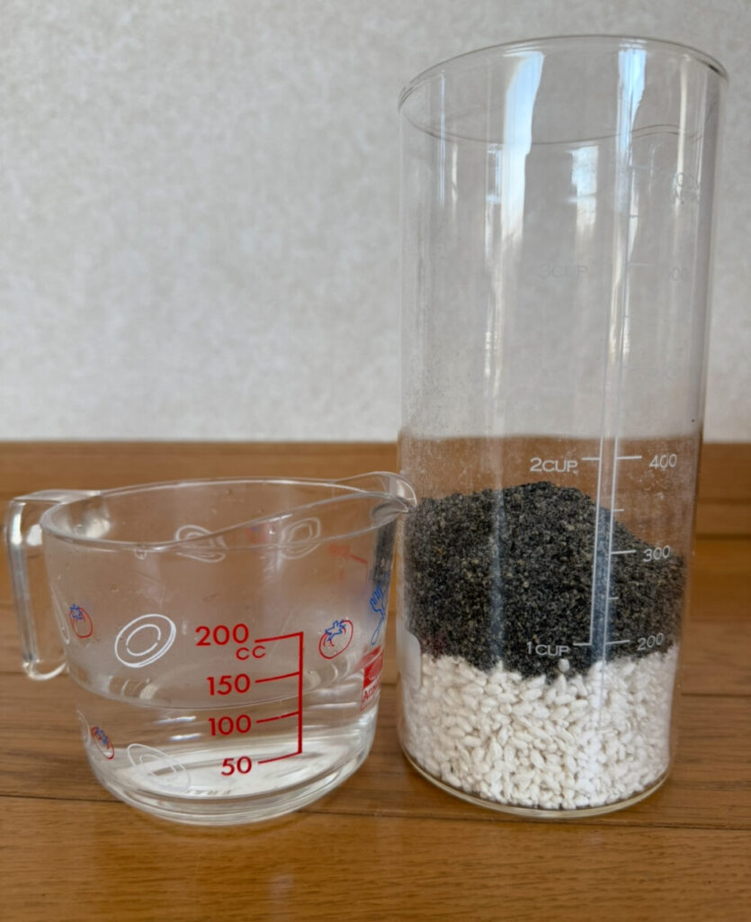 黒ごま・麹・水