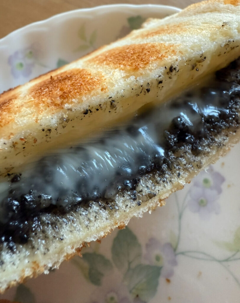 黒ごま麹とチーズ