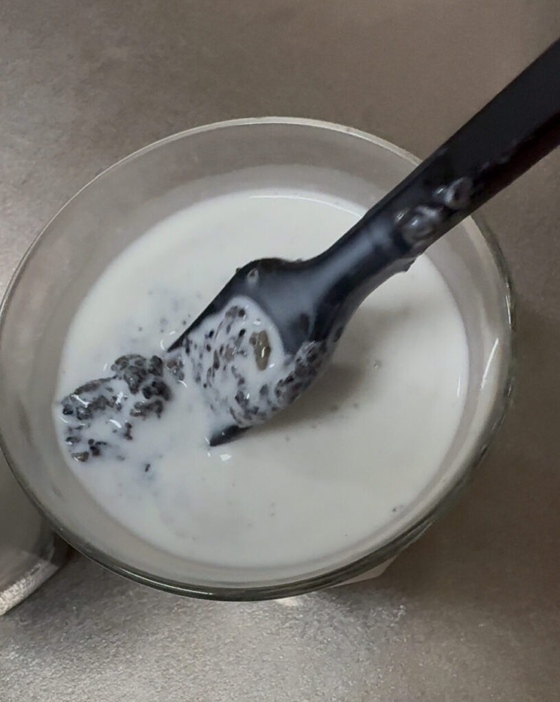 黒ごま麹と牛乳