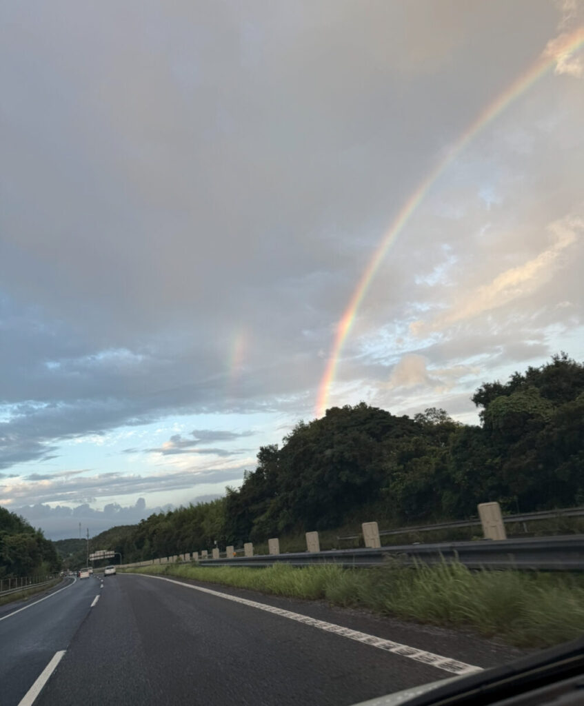 高速から虹